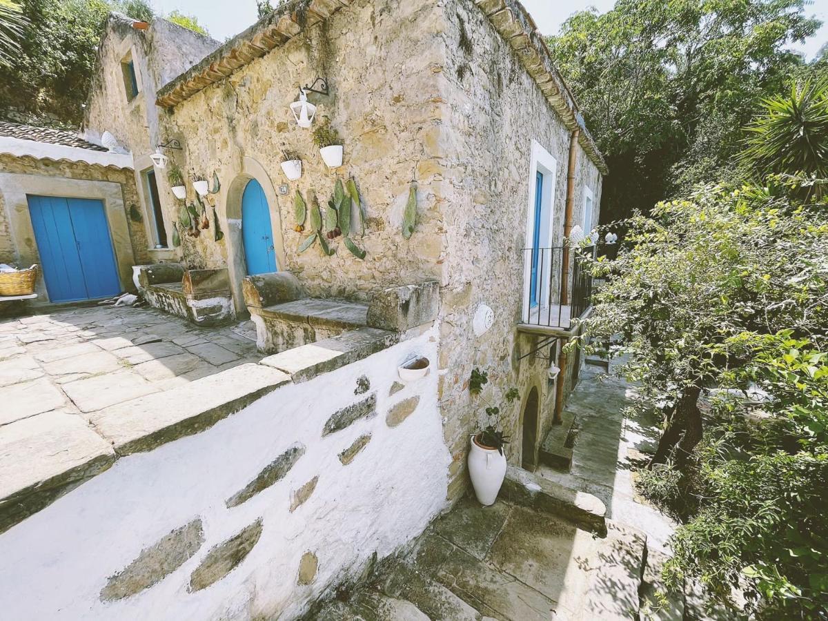 La Casa Del Nespolo Bed & Breakfast Capo dʼOrlando Екстериор снимка
