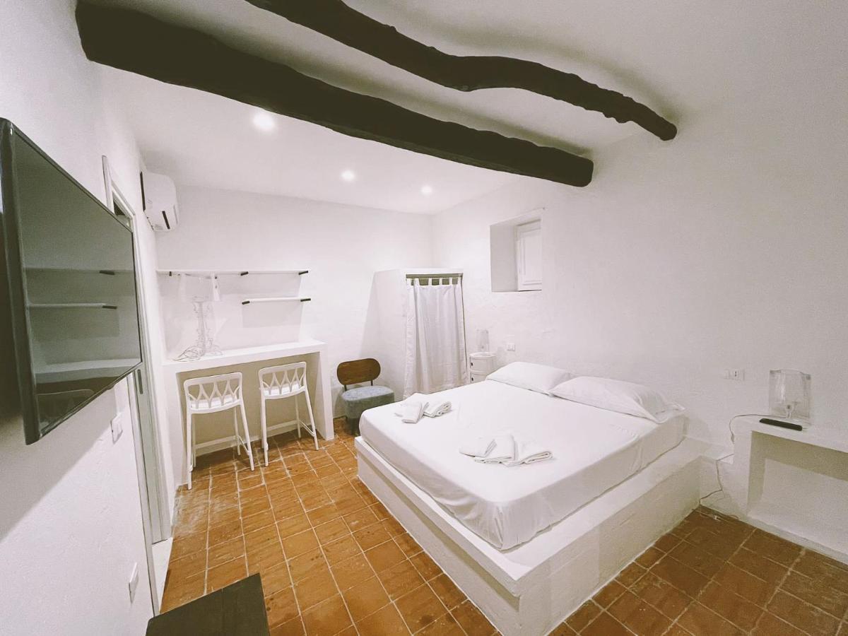 La Casa Del Nespolo Bed & Breakfast Capo dʼOrlando Екстериор снимка